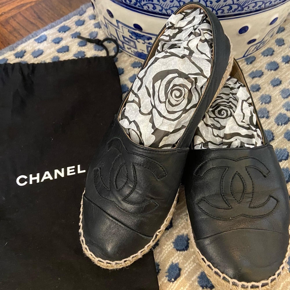 CHANEL CC Classic Logo, Lambskin Classic Espadrilles, Black, Size 36, EUC 💕